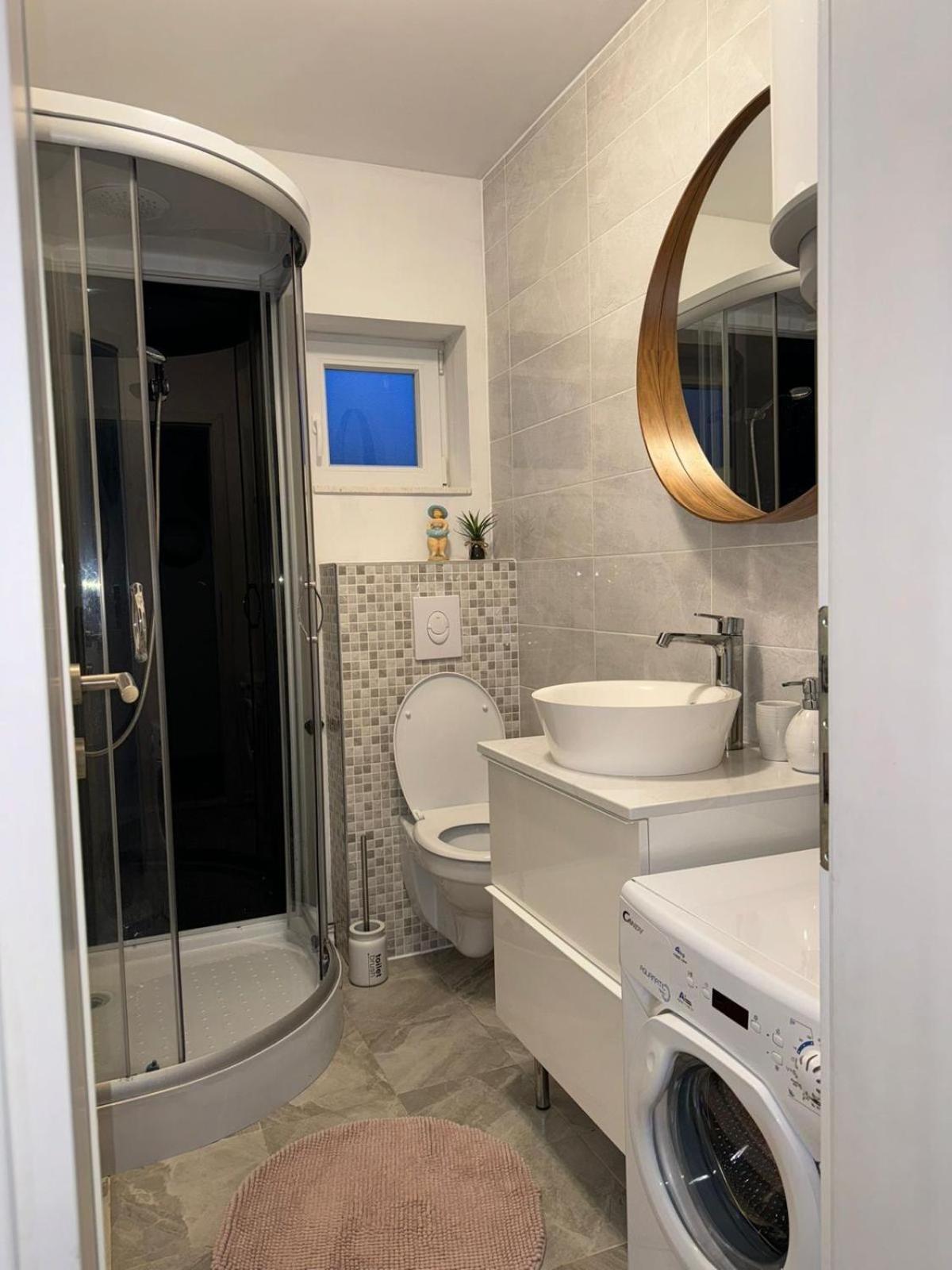 Apartman Dukic Okrug Gornji Esterno foto
